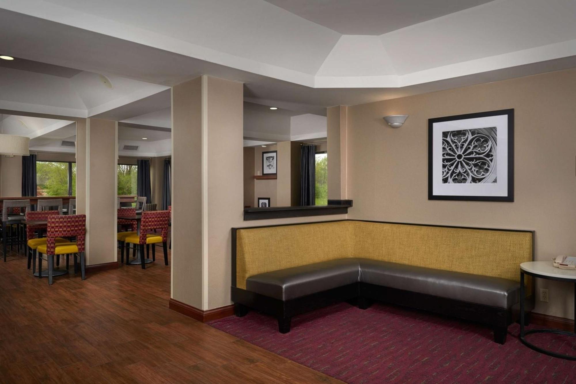Hampton Inn Шелбівілл Екстер'єр фото