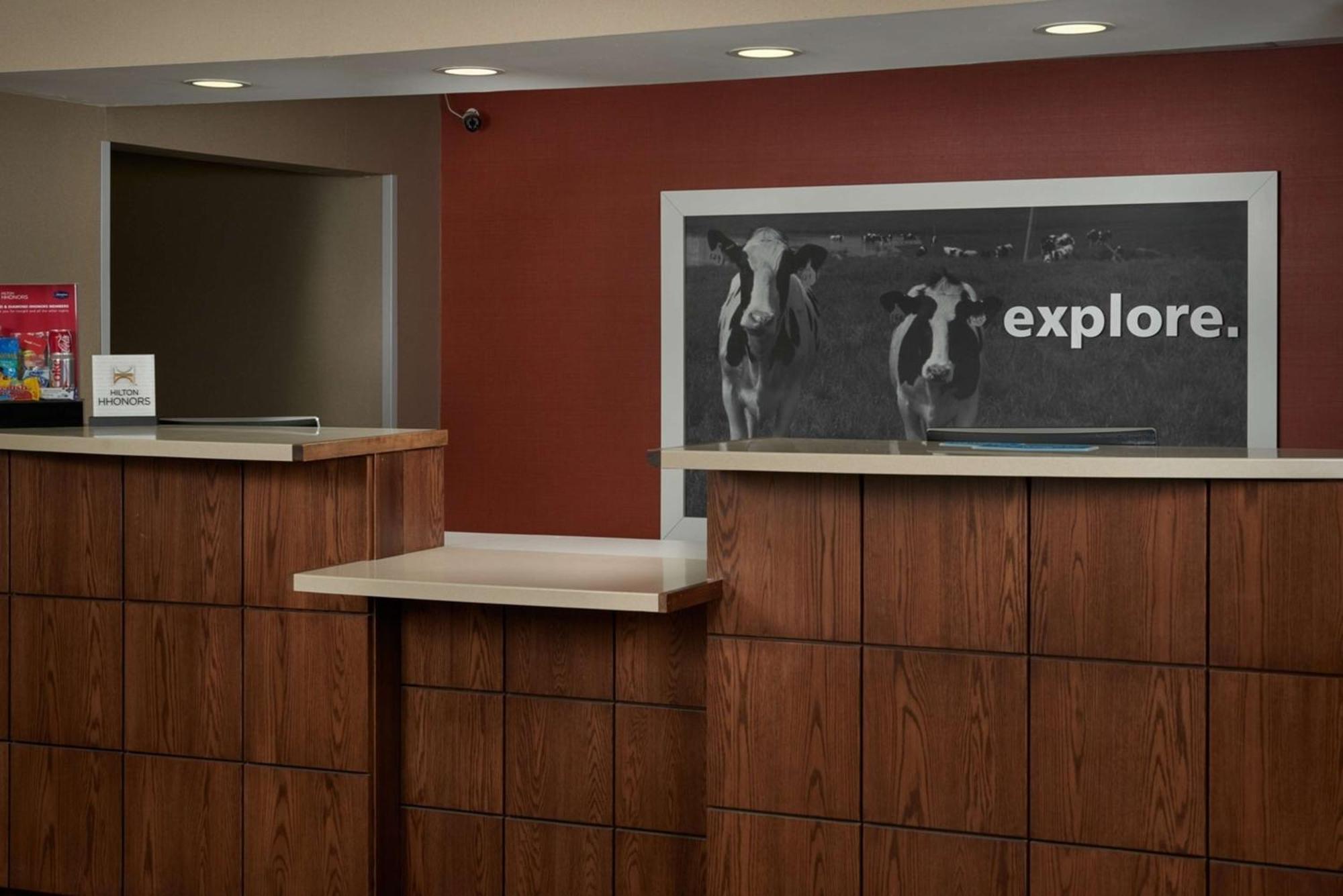 Hampton Inn Шелбівілл Екстер'єр фото